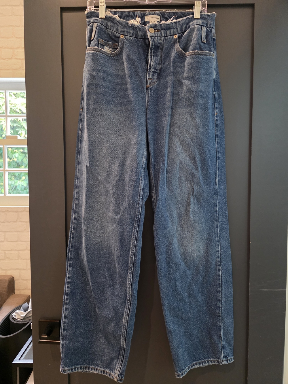 Good American Women's 90's Jeans in Mid Blue Wash